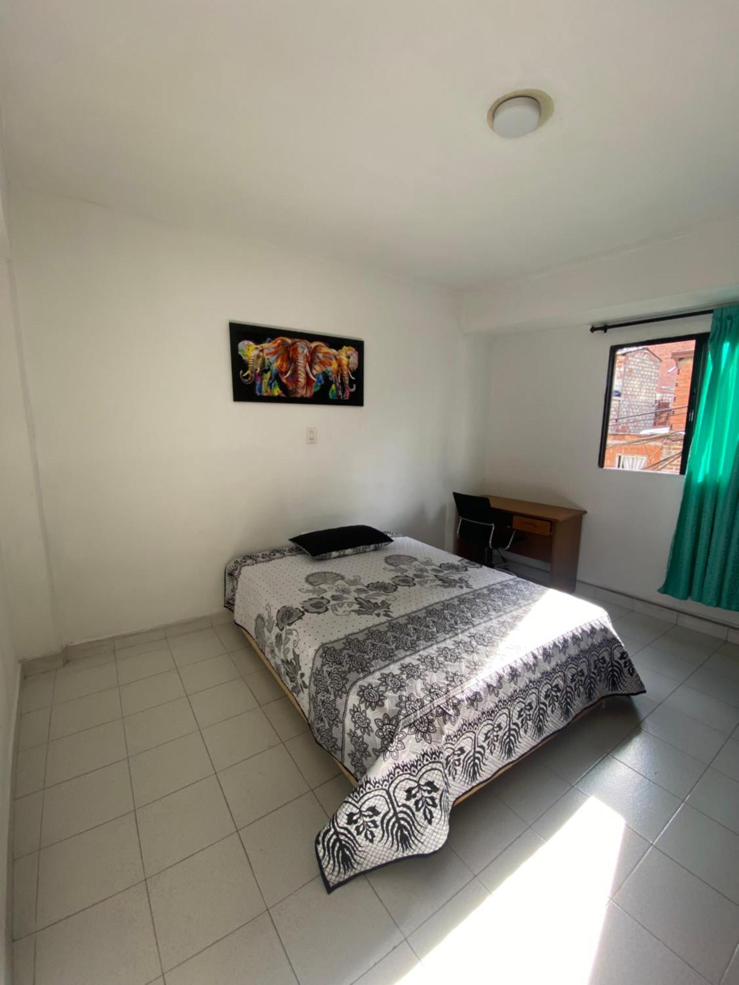 Hostel Kumho Home 麦德林 外观 照片